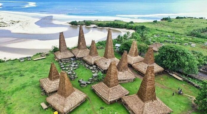 11 Tempat Wisata Sumba, Keindahan Tersembunyi di Pulau Para Pendekar Berkuda.
