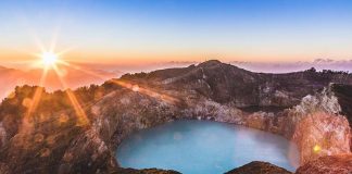 Daya Tarik Taman Nasional Kelimutu yang Mempesona