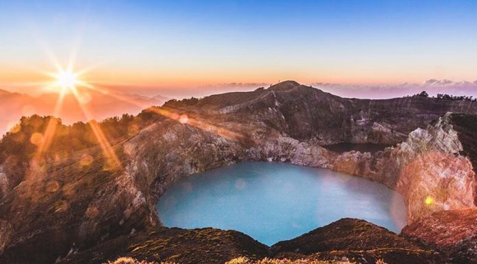 Daya Tarik Taman Nasional Kelimutu yang Mempesona